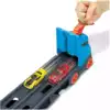 Игровой набор Hot Wheels Грузовик-автотрек Скоростная автотрасса с хранилищем для машинок GVG37