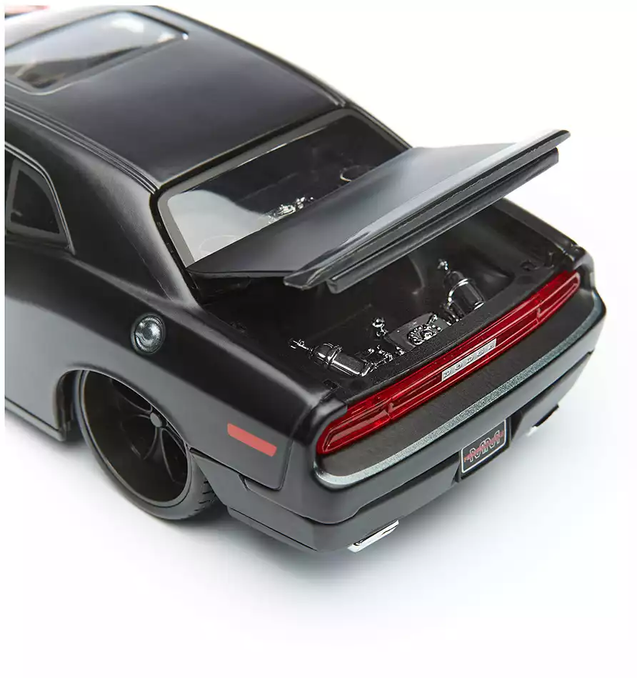 Модель машины 1:24 MAISTO DESIGN Dodge Challenger 2008 32529 купить в  Томске - интернет магазин Rich Family