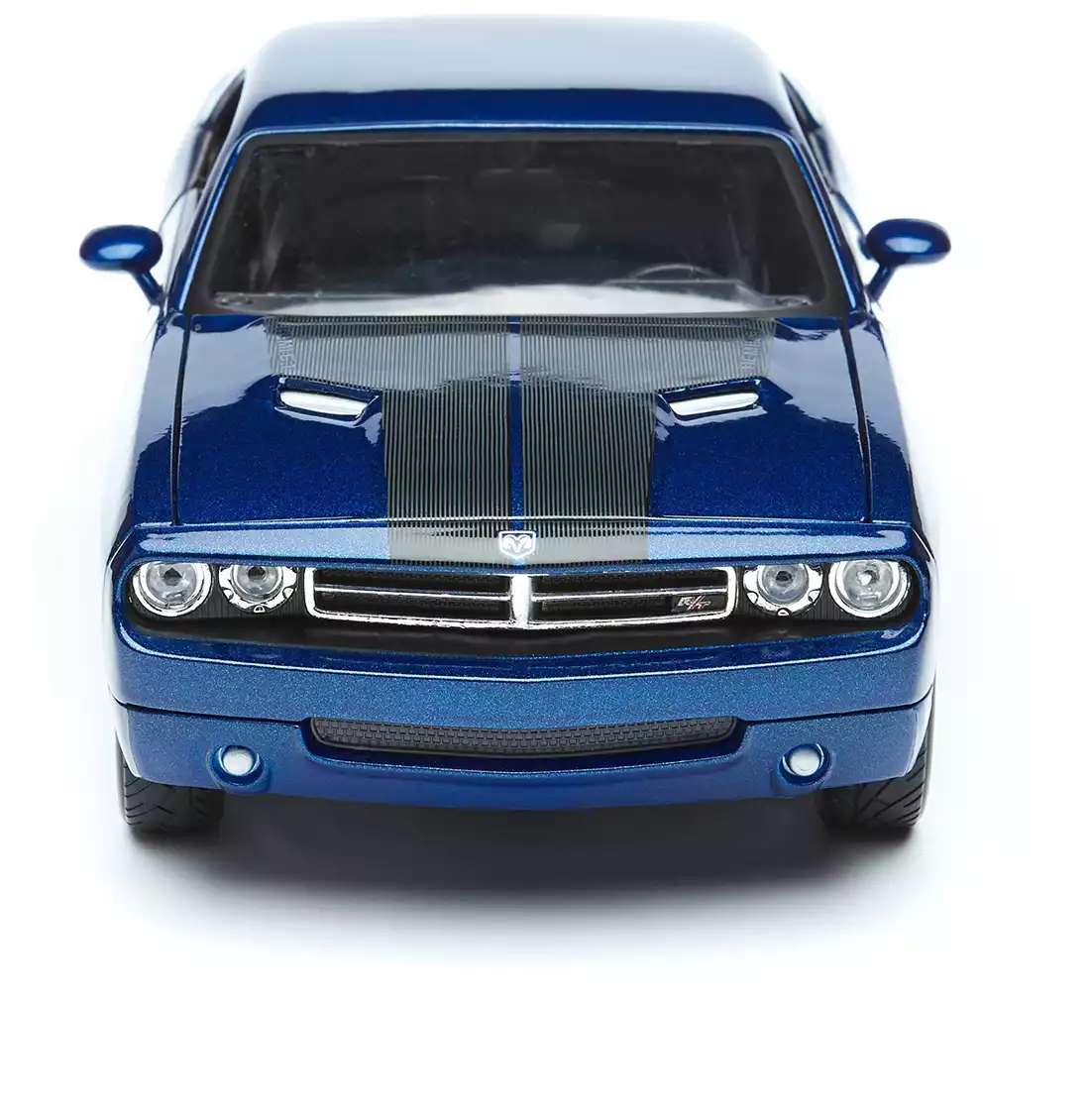 Модель машины 1:18 MAISTO Dodge Challenger Concept 2006 31396 купить в  Казани - интернет магазин Rich Family