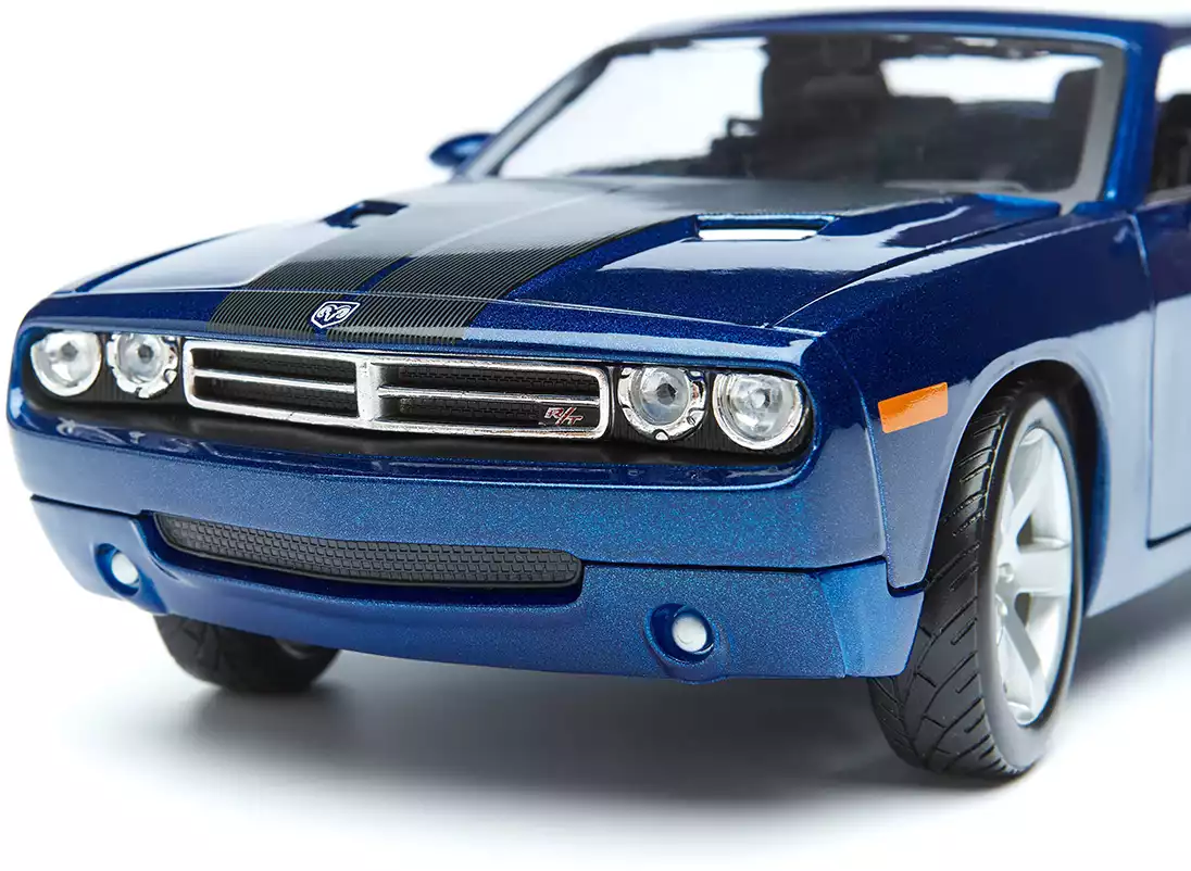 Модель машины 1:18 MAISTO Dodge Challenger Concept 2006 31396 купить в  Челябинске - интернет магазин Rich Family