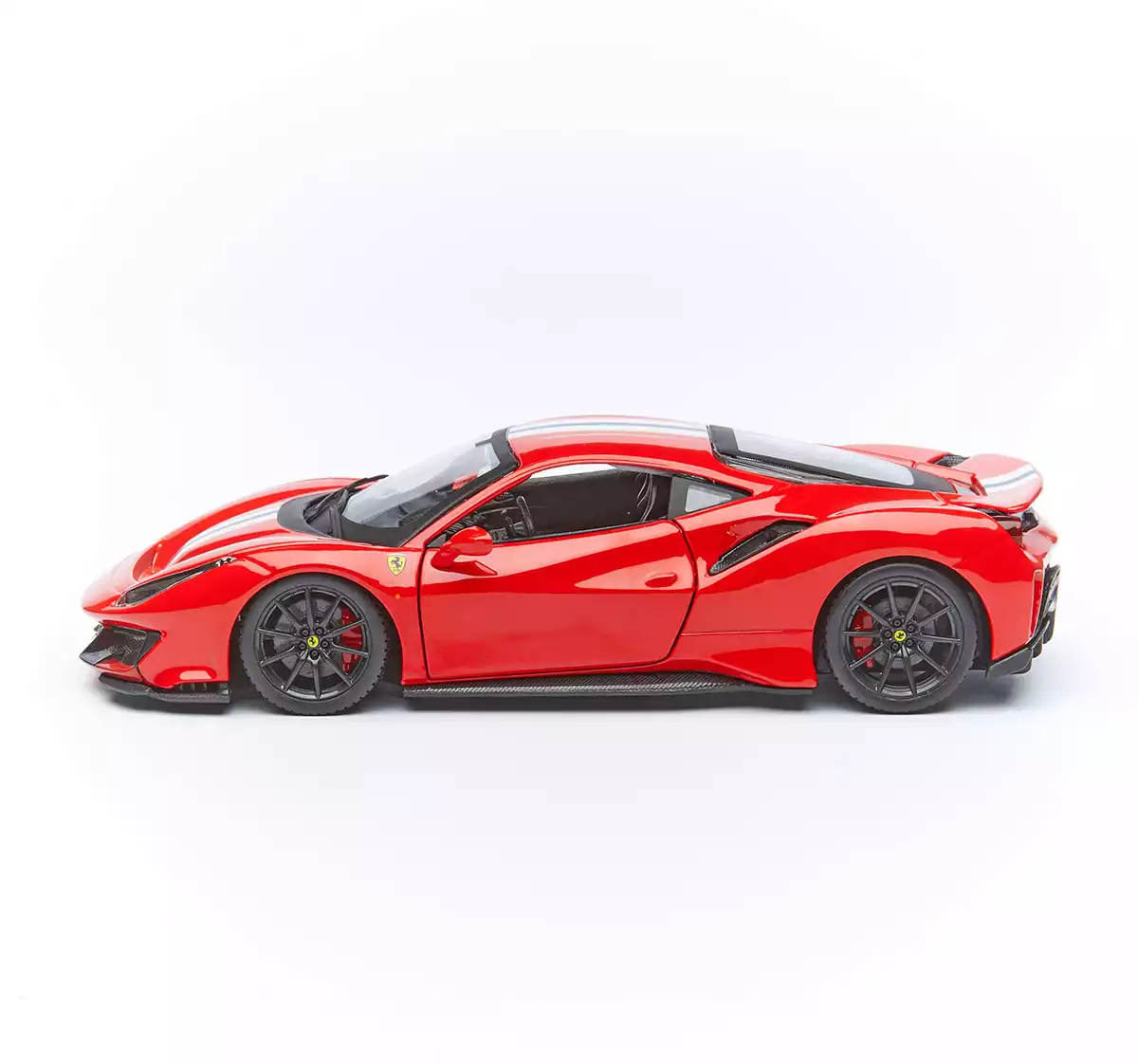 Модель машины 1:24 MAISTO Ferrari AL - Ferrari 488 Pista 39135 купить в  Челябинске - интернет магазин Rich Family