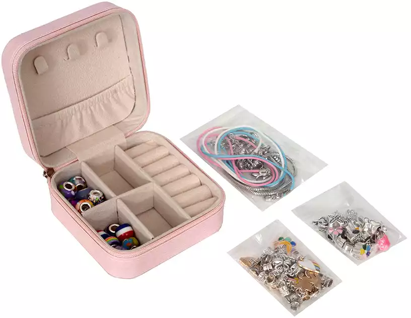 Набор браслетов и украшений 66 предметов в шкатулке