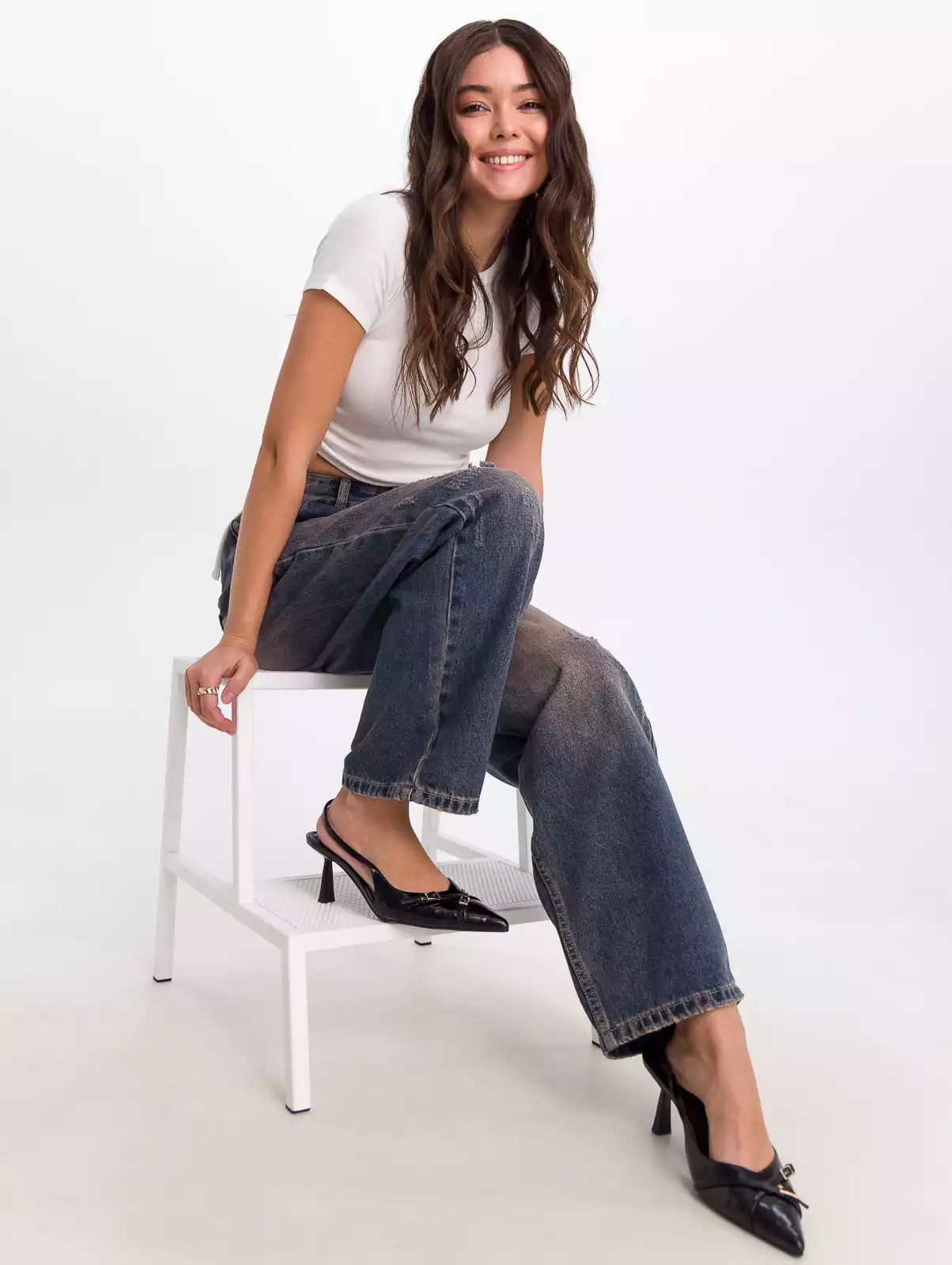 Джинсы прямого кроя с потертостями KEANU